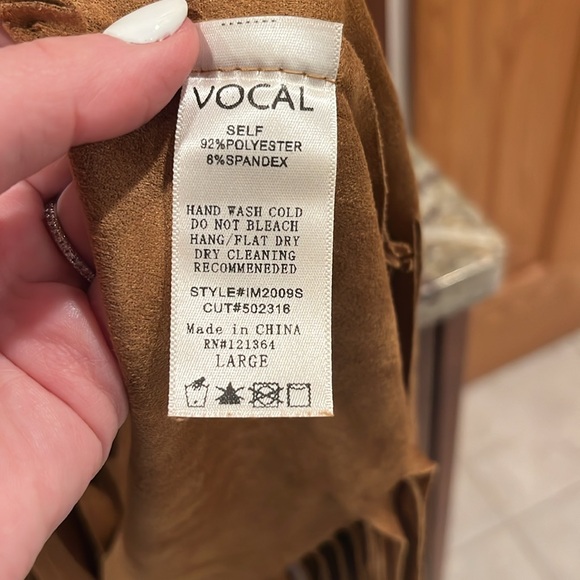 EUC Vocal Fringe Crop Top - Picture 5 of 5